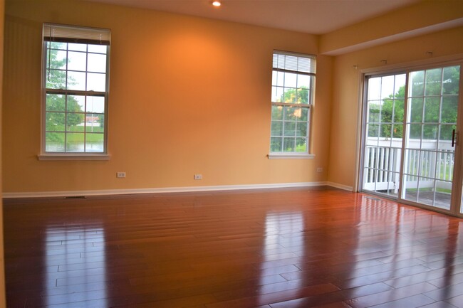 Building Photo - 723 Stuarts Dr