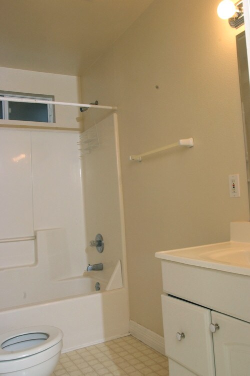 bathroom - 1306 S Quaker Ave