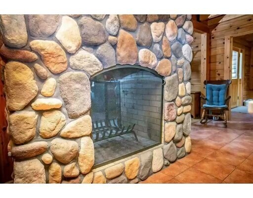 Foto del edificio - 439 Wilder Hill Rd