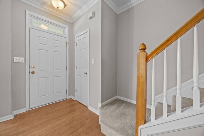 Foto del edificio - 408 Oak Pine Dr