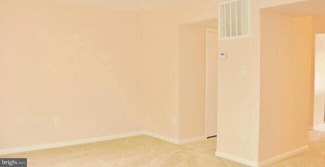 Foto del edificio - 5207 Harbor Ct Dr