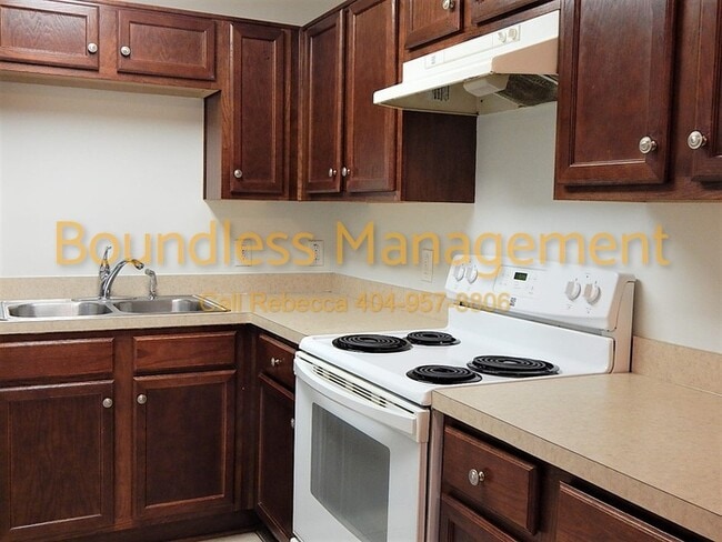 Building Photo - 2041 Thomasville Ct SE