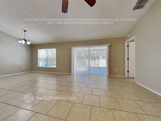 Foto del edificio - 4613 Steel Dust Ln