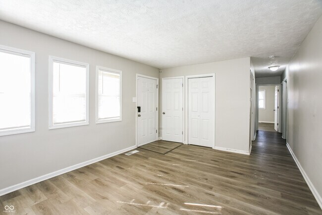 Building Photo - 5524 Marilyn Rd