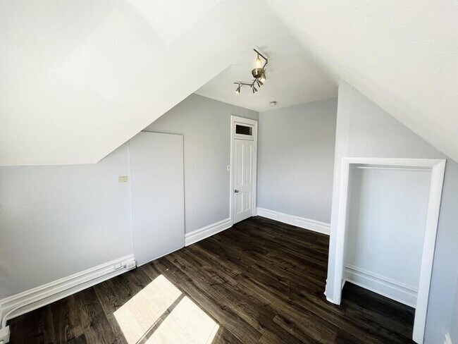 Foto del edificio - 271 E St E