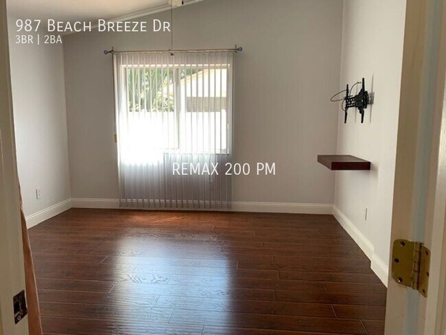 Foto del edificio - 987 Beach Breeze Dr