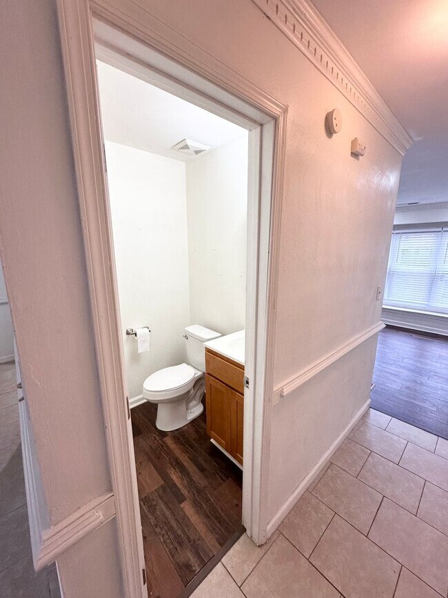 Foto del edificio - Updated 3BR / 1.5BA Townhome-Move in Ready!