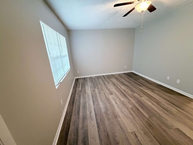 Building Photo - 3014 Reiter Dr