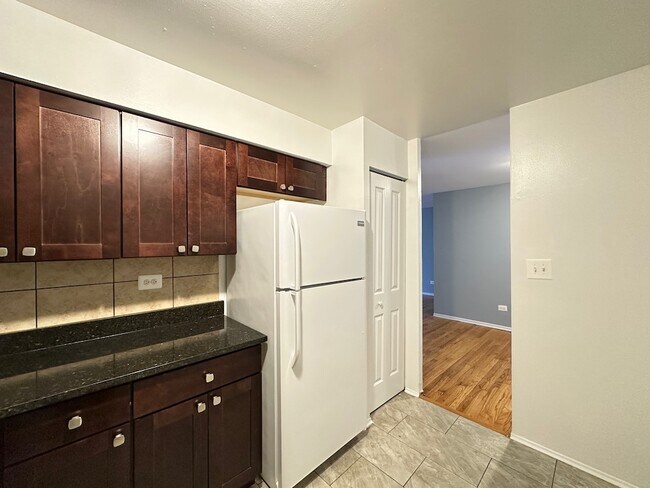 Foto del edificio - 1515 W Morse Ave