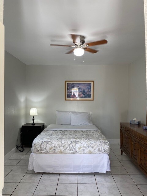 MASTER BEDROOM - 6800 Simms St