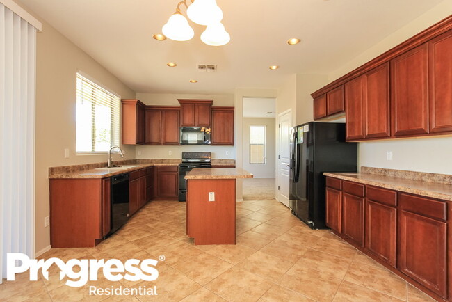 Foto del edificio - 22728 N 120th Ln