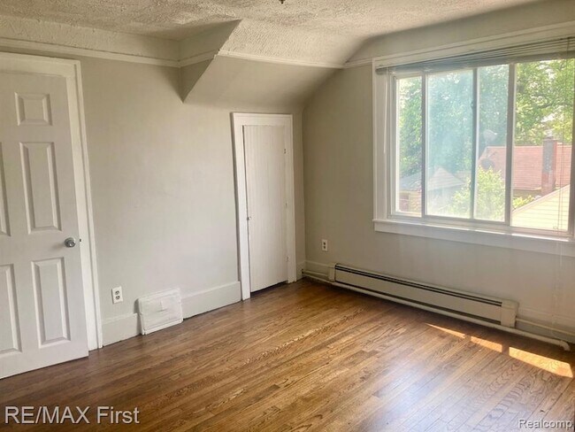 Foto del edificio - 23360 Carlisle Ave