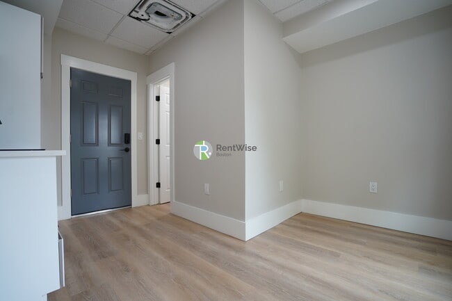 Foto del edificio - 142 Dorchester St