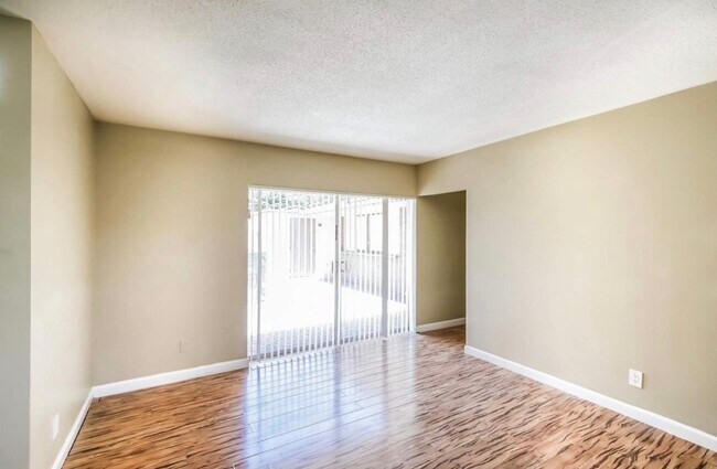 Building Photo - 1810 N 47th Ave