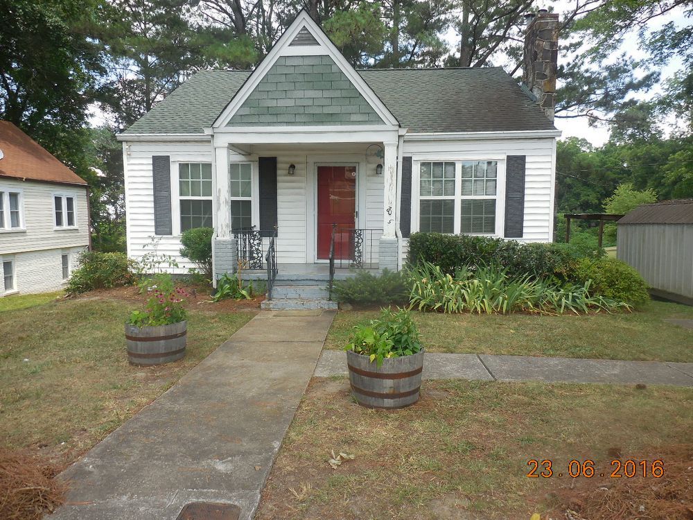 Residential / Commercial Cottage House Rental in Villa Rica, GA