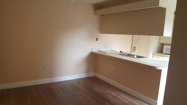 Building Photo - 2920 29th Ct