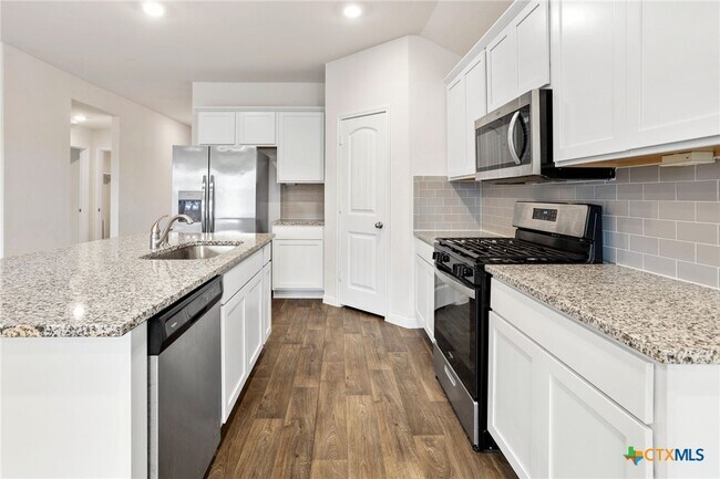 Building Photo - 1421 Havelock Wy