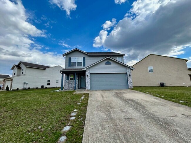 Building Photo - Wonderful  4 Bedroom 2.5 Bathroom Two Stor...