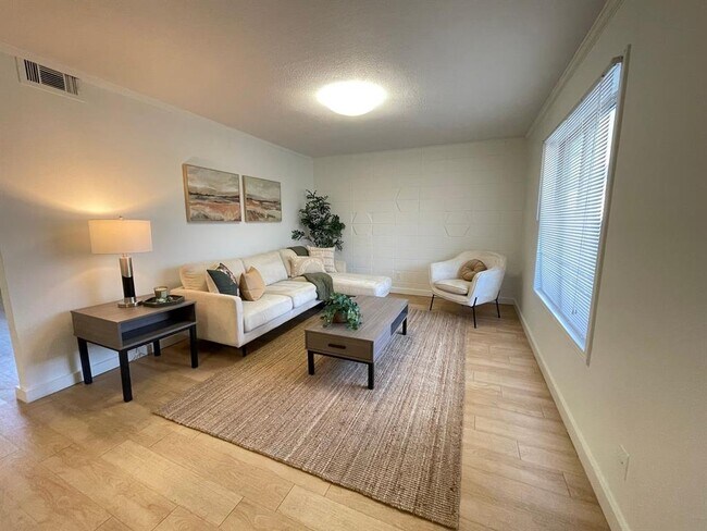 Foto del edificio - 604 W 18th St
