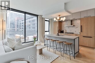 Building Photo - 41 Dovercourt Rd