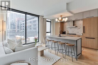 Building Photo - 41 Dovercourt Rd