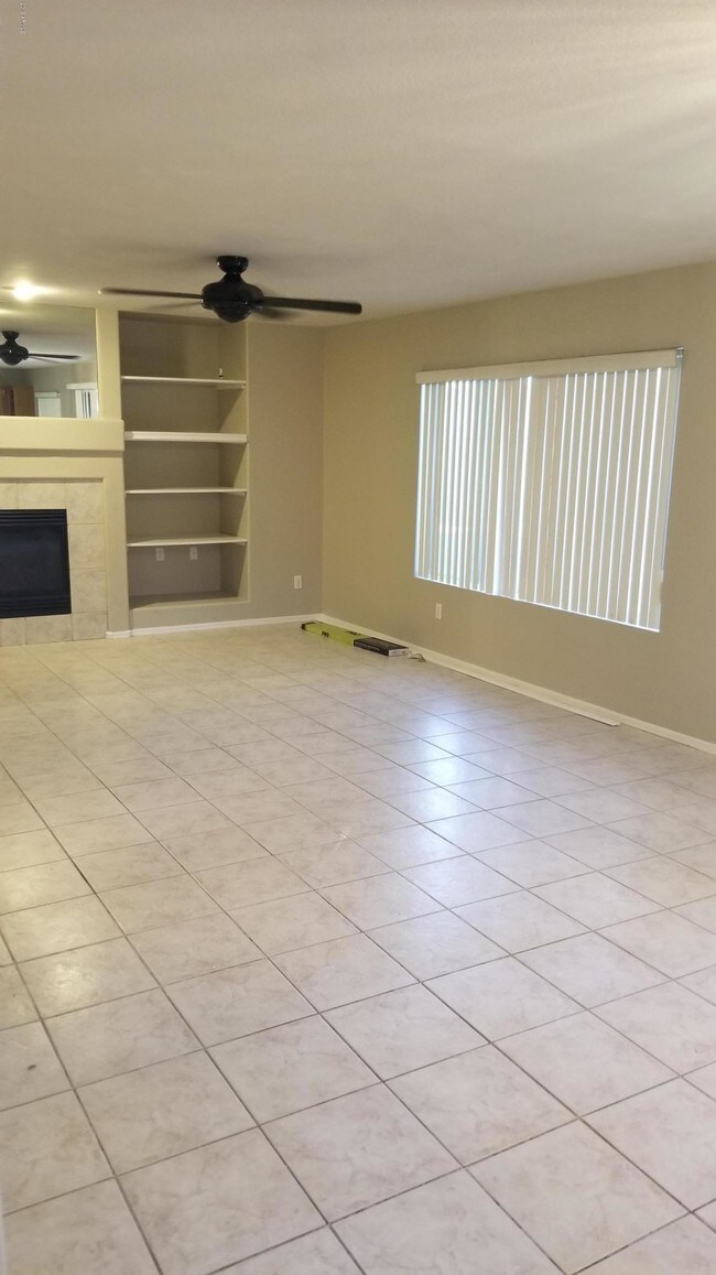 Foto del edificio - 16266 N 160th Ave