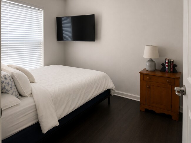 Foto del edificio - 654 Ravenwood Dr