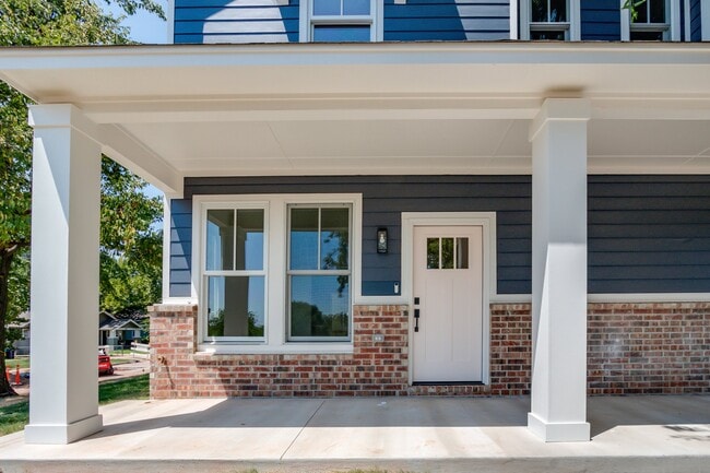 Photo - 2601 N Dewey Ave Townhome