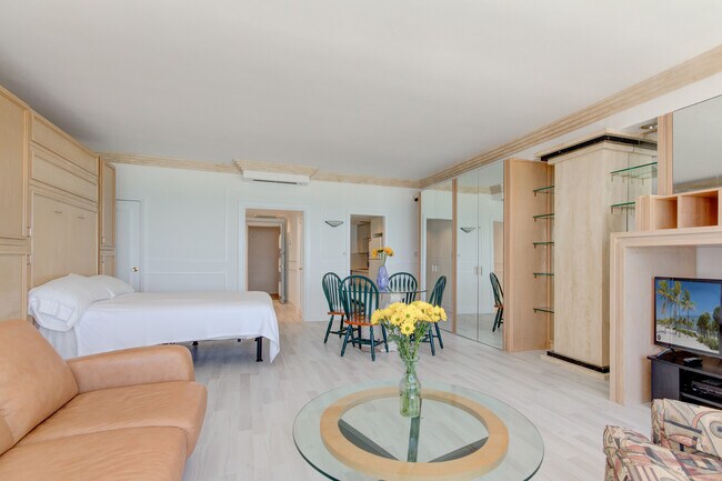 Foto del edificio - 4925 Collins Ave