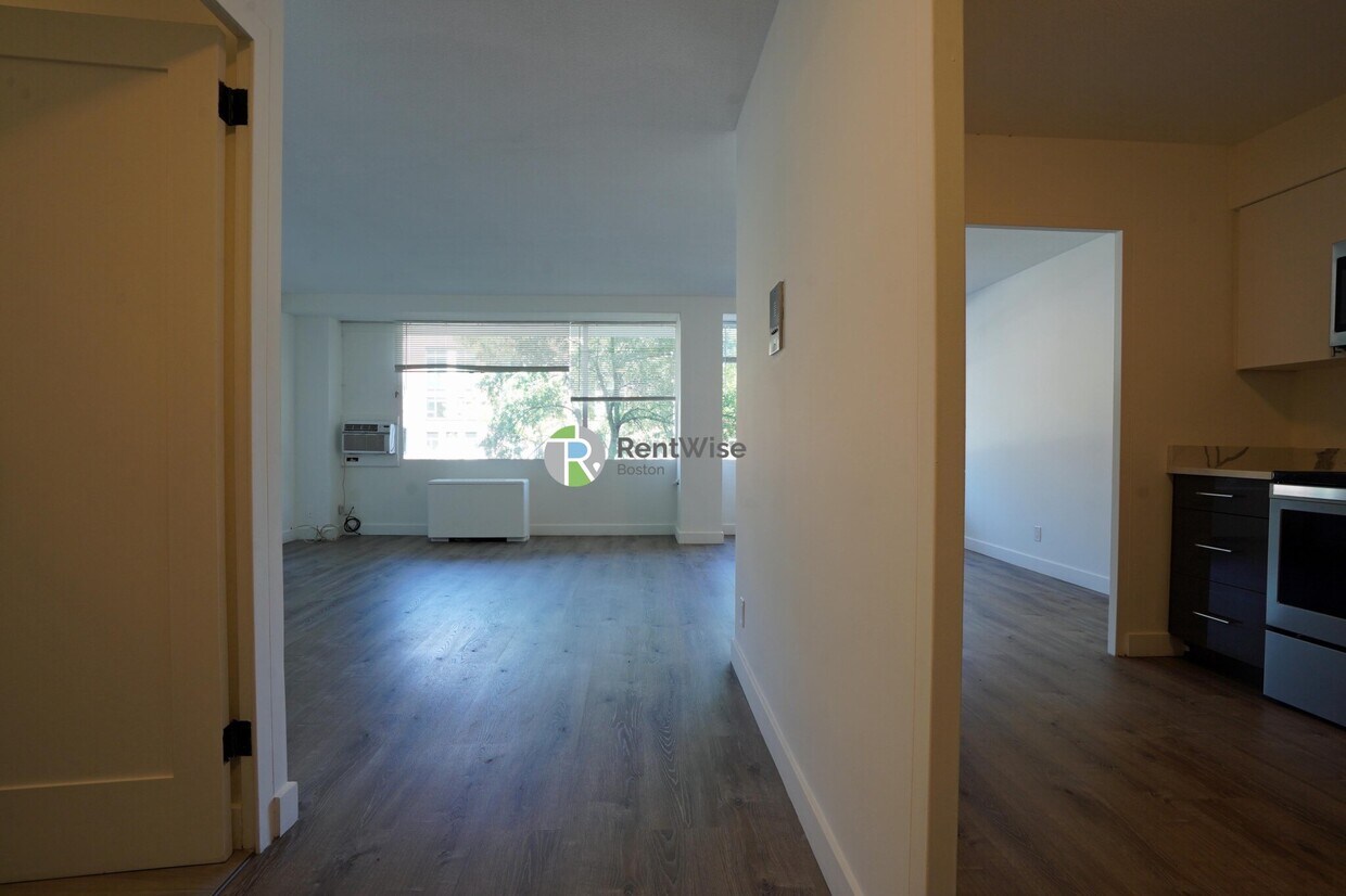 Foto principal - 846 Massachusetts Ave