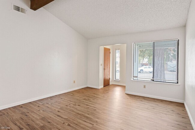Foto del edificio - 2 br, 2 bath Duplex - 7606 Lakewood Park D...