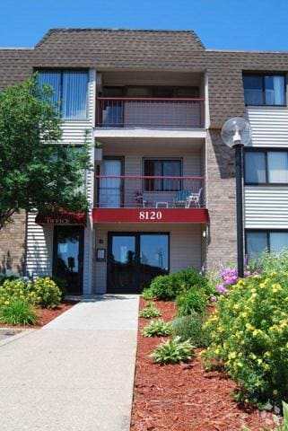 Leasing Office - ReNew at the Grove