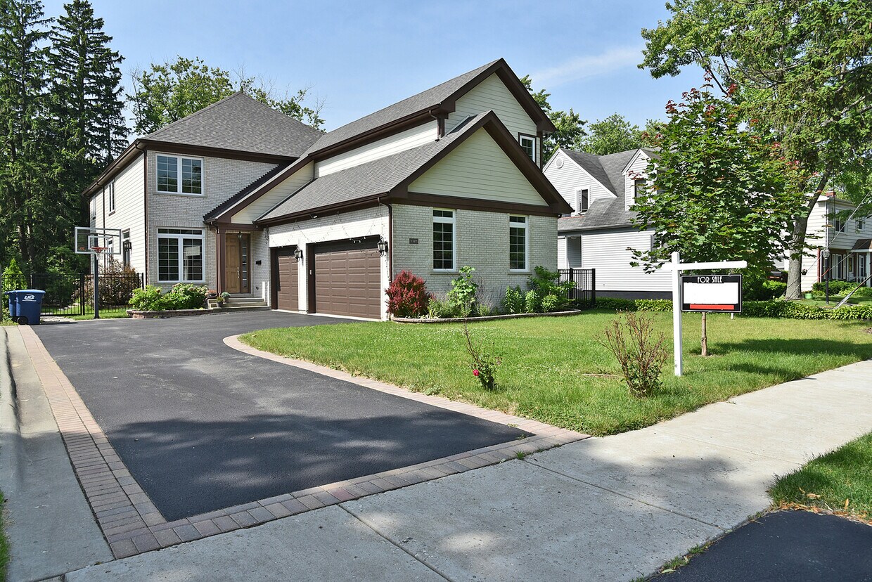 Primary Photo - 1327 Greenwood Ave