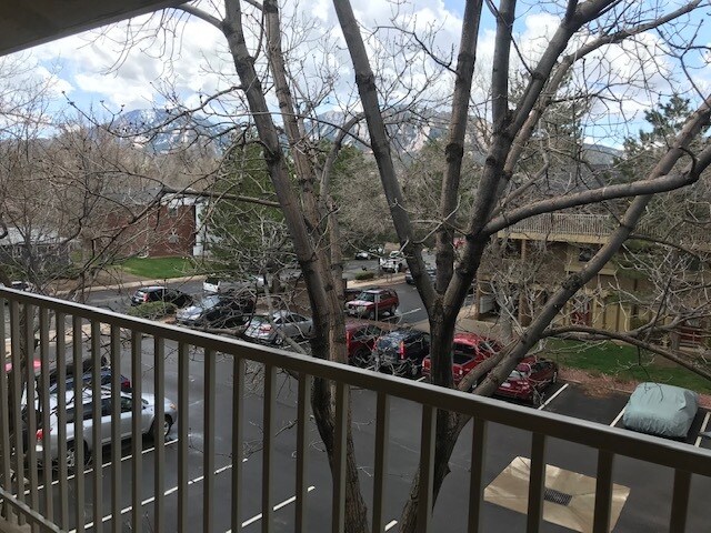 Vista de Flatirons - 3423 Madison Ave