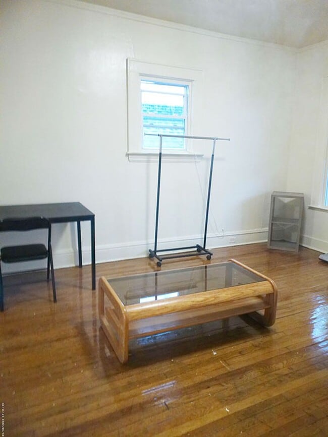 Foto del edificio - 4 Bedroom Duplex Close to Campus! - 6/1/26