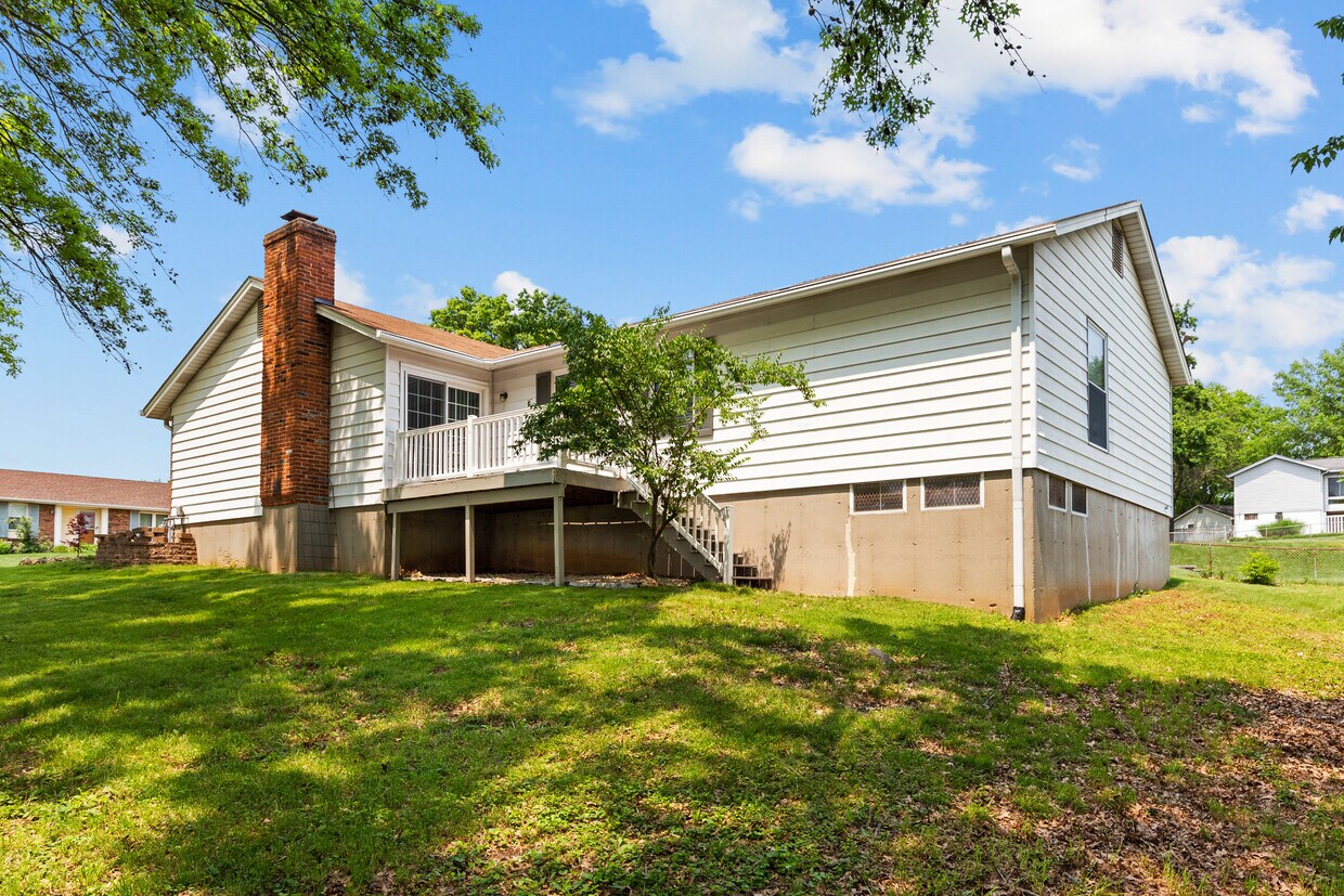 5552 Seagrave Ct, St. Louis, MO 63129 House Rental in St. Louis, MO