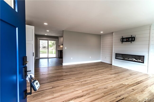 Building Photo - 87 Brown St