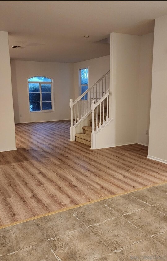 Foto principal - 1286 Jamestown Dr