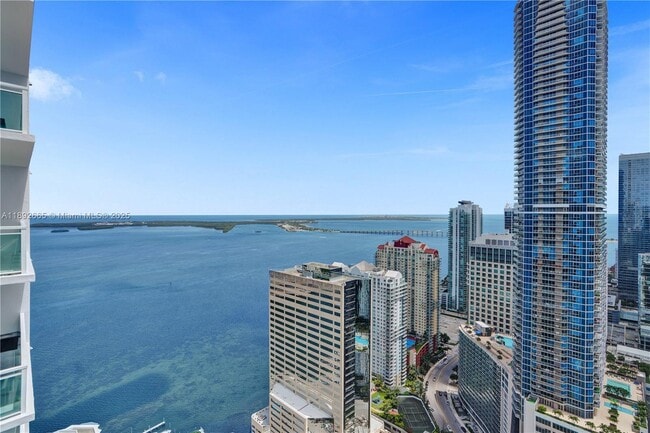 Foto del edificio - 950 Brickell Bay Dr