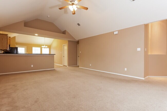 Foto del edificio - 1012 Junegrass Ln