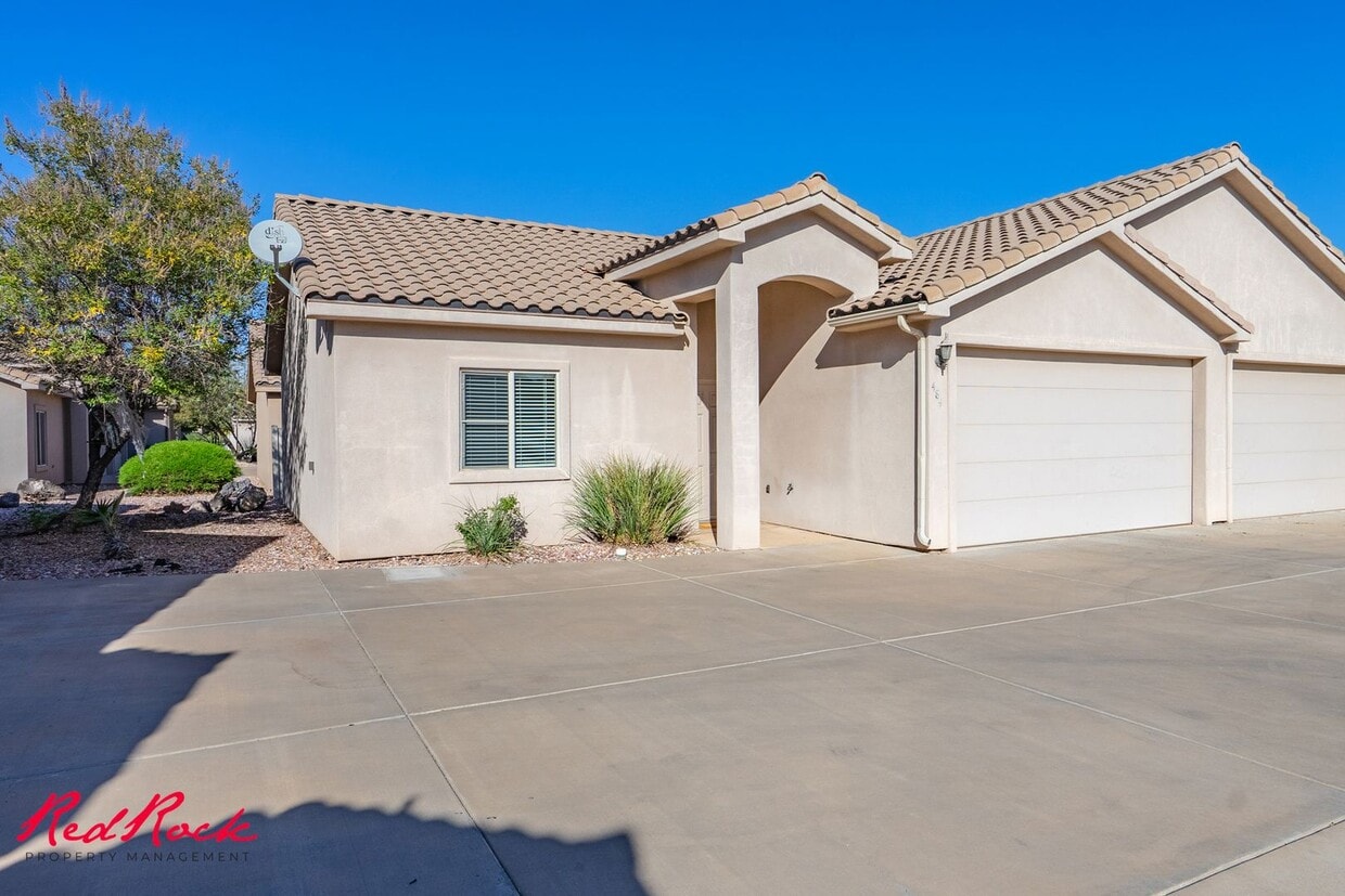 Foto principal - Spacious 2 Bedroom Hurricane Townhome - Pe...