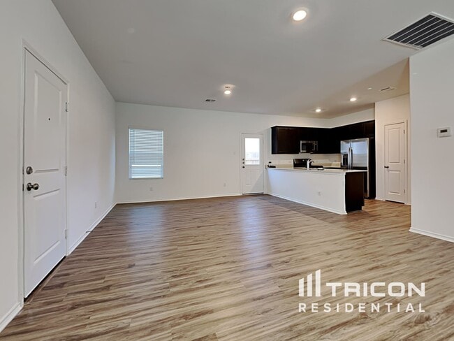 Building Photo - 217 Mica Trl