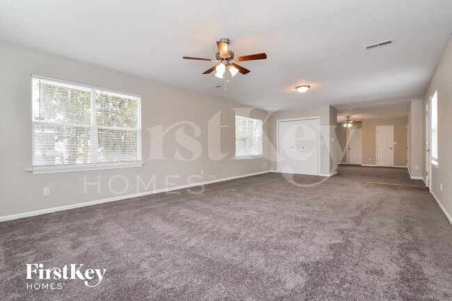 Foto del edificio - 11704 Grenadier Ln