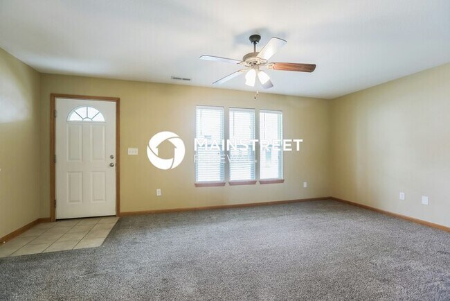 Foto del edificio - 3 Bedroom Pet-Friendly Home in Grain Valley, MO with Main Street Renewal