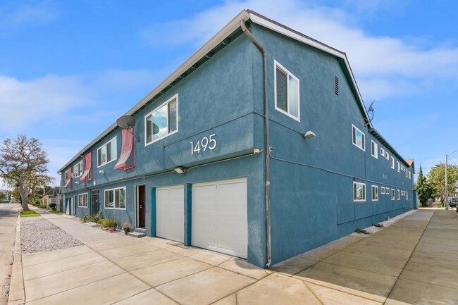 Building Photo - 1495 Peterson Ave