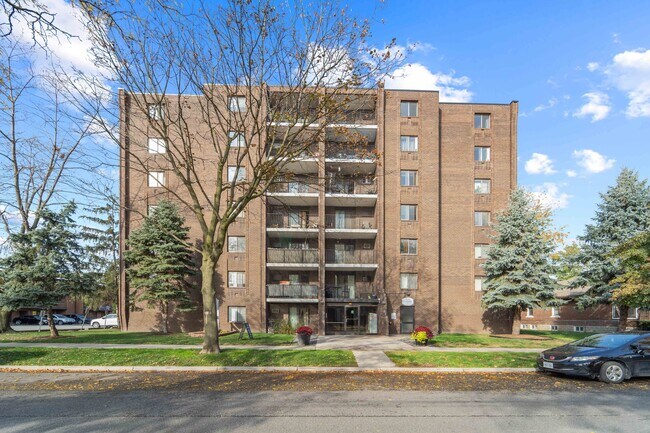 Photo du bâtiment - Frances Tower Apartments