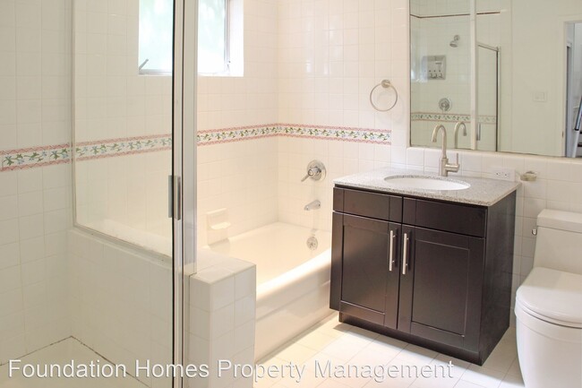 Building Photo - 2 br, 1.5 bath House - 116 Sausalito Blvd.