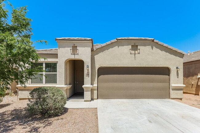 Building Photo - 2444 W Tamarisk Ave