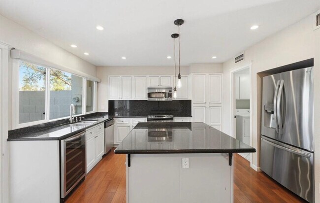 Foto del edificio - 4026 N Granite Reef Rd