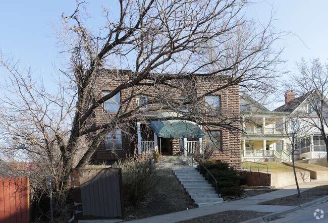 Building Photo - 608 Ridgewood Ave